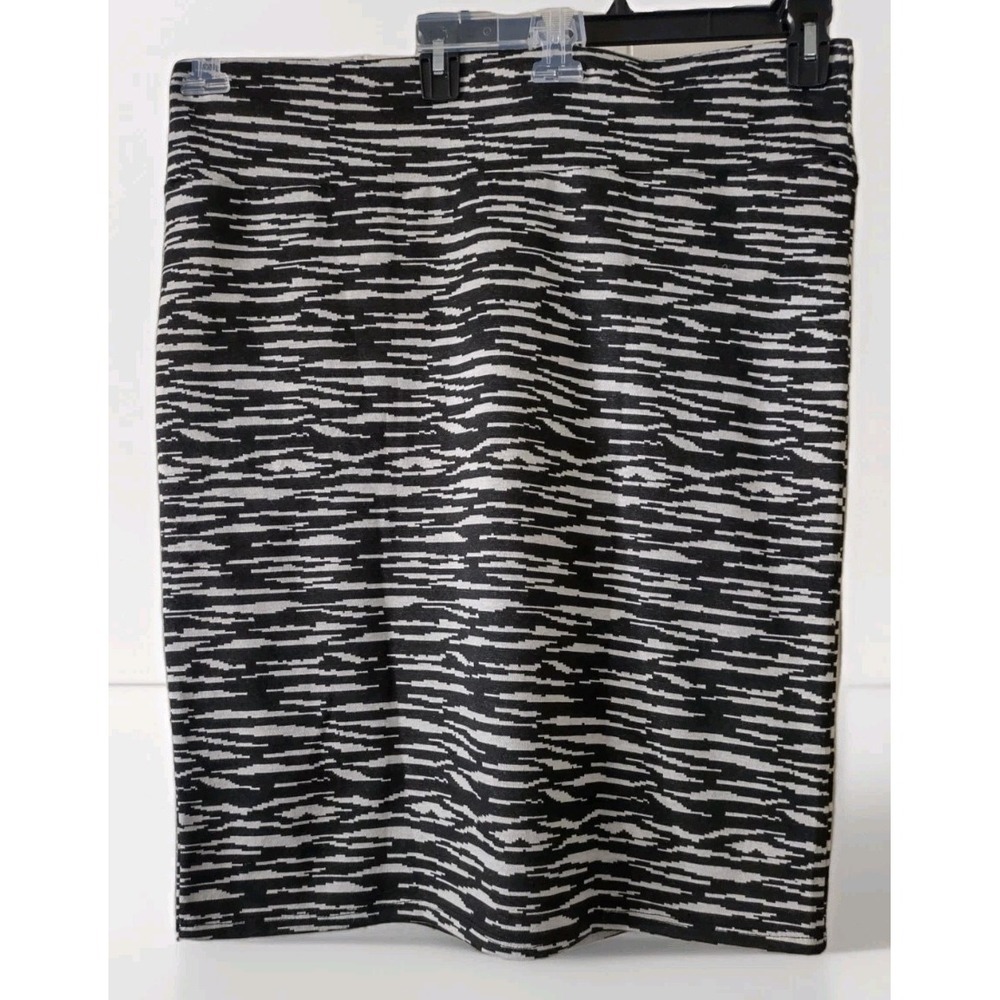 LuLaRoe Skirt Womens 3XL Geometric Design Straight Line Pull On Soft Feel Casual